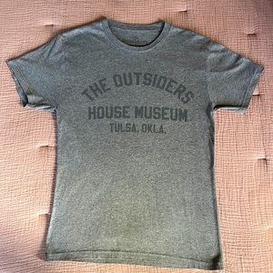 The Outsiders house, museum T-shirt